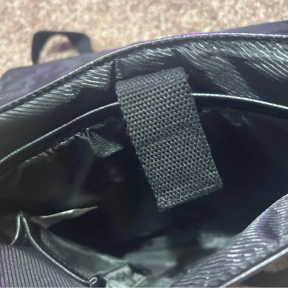 Kenneth Cole Reaction Black Messenger Bag‎ with Adjustable Strap